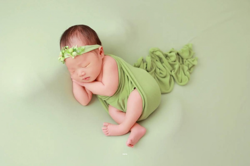 松滋宝宝多大才不会吐奶